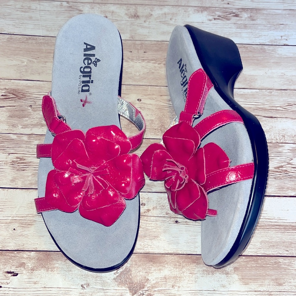 NWOB Algeria Leather Floral 2” Block Heel Sandals Size 38